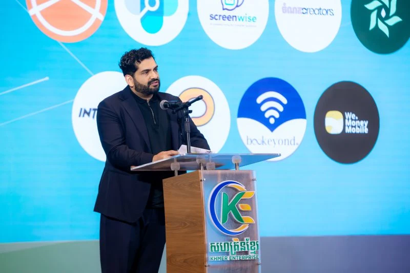 2080 Founding Partner Timur Daudpota speaking at the Cambodia Entrepreneur Showcase.